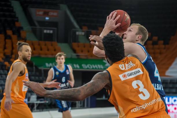 及附加条款 及附加条款